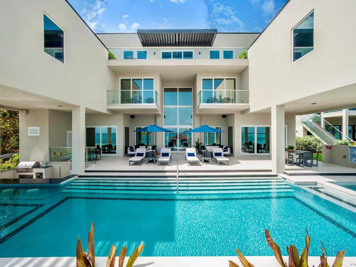 Black Urchin Boutique Resort Bodden Town Екстериор снимка