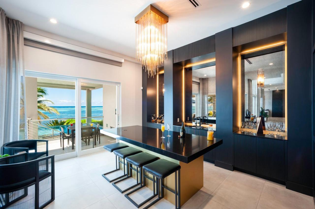 Black Urchin Boutique Resort Bodden Town Екстериор снимка