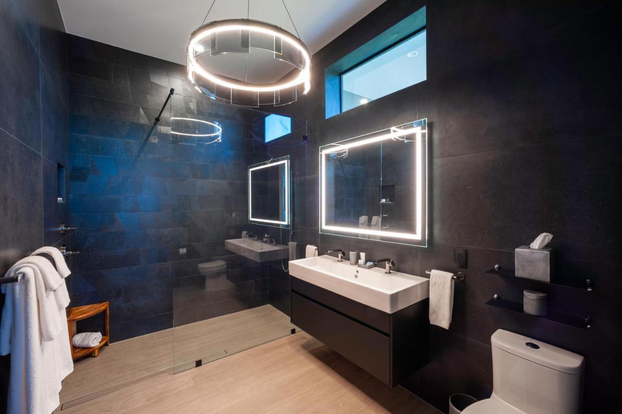 Black Urchin Boutique Resort Bodden Town Екстериор снимка