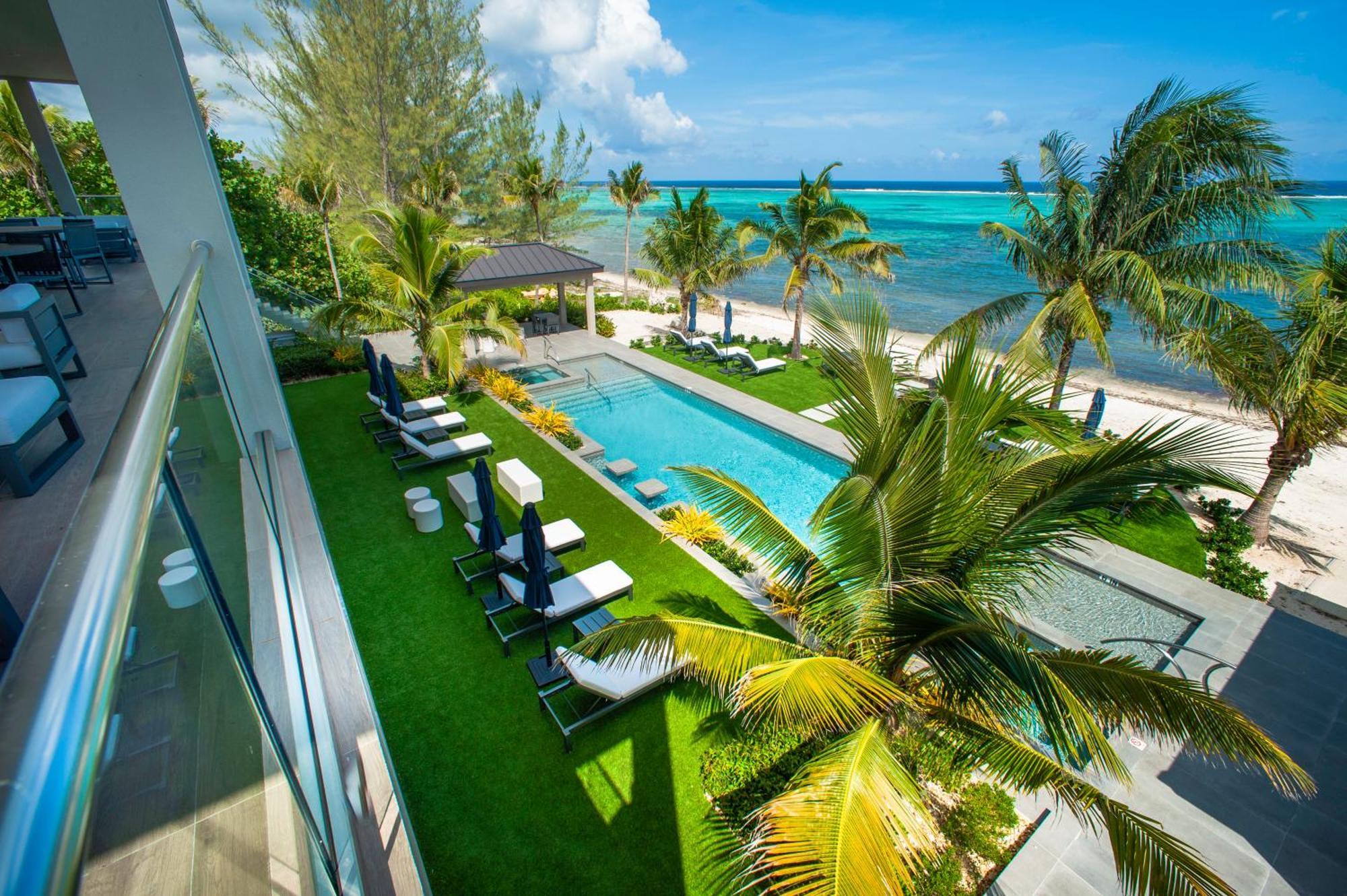 Black Urchin Boutique Resort Bodden Town Екстериор снимка